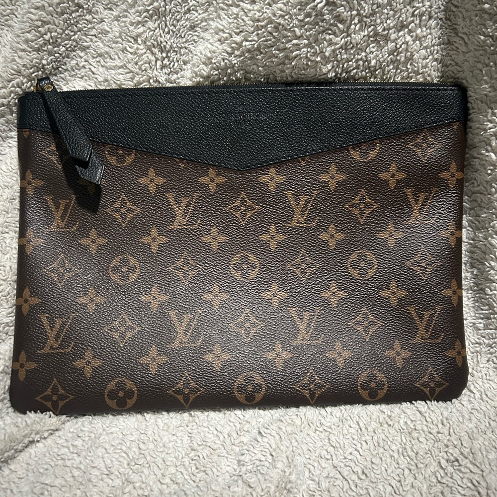 Louis Vuitton Brown and Black Monogram Pouch - Picture 5 of 7